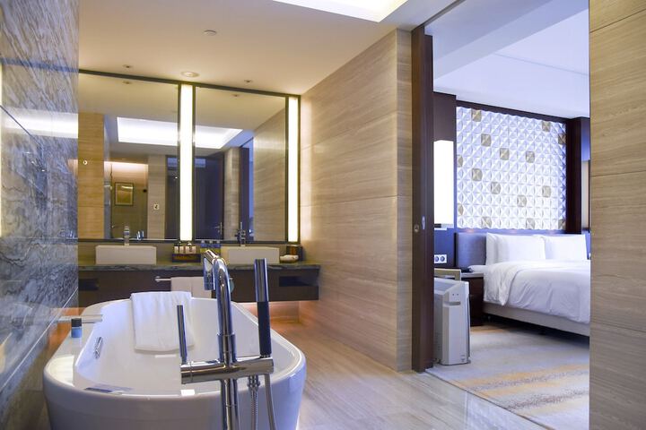 Room 15 of 91