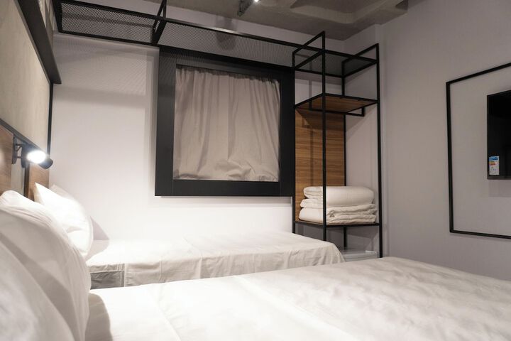 Room 75 of 122