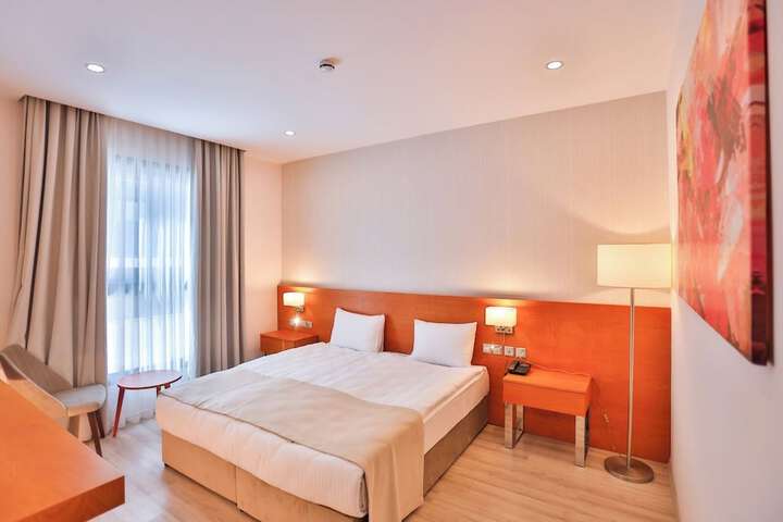 Room 16 of 29
