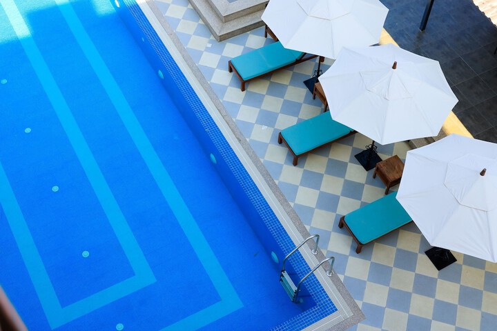 Pool 50 of 92
