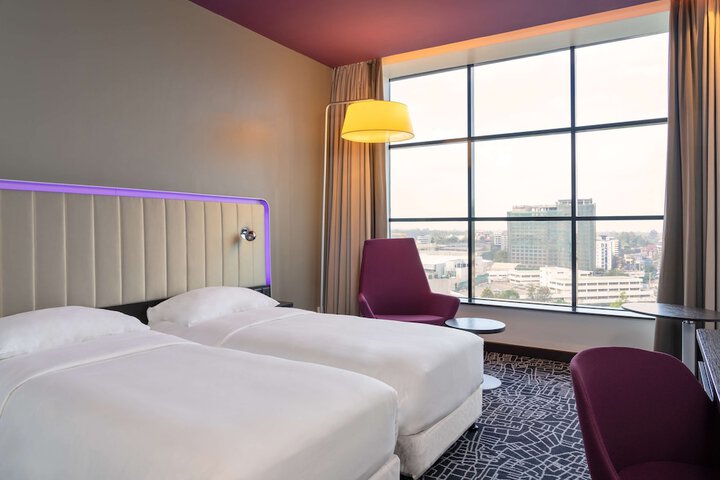 Room 10 of 84