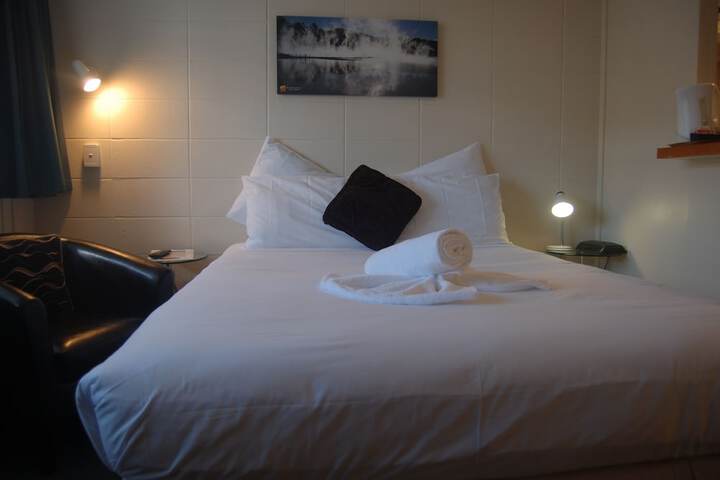 Room 4 of 20