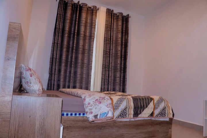 Room 13 of 28