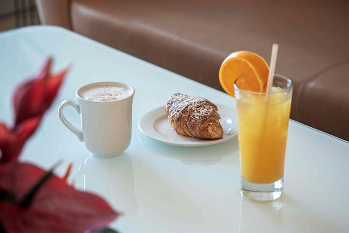 Breakfast/Coffee Service 94 of 112