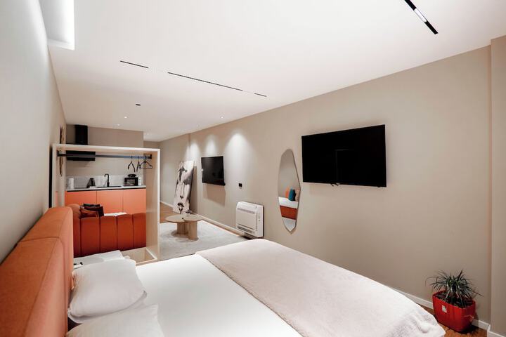Room 38 of 132
