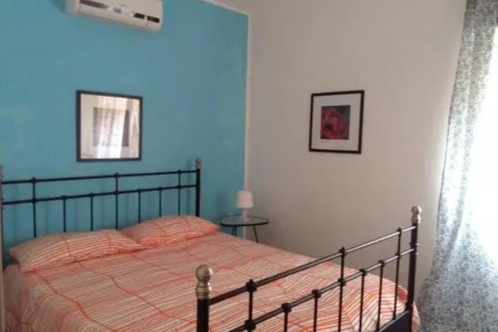 Room 4 of 14
