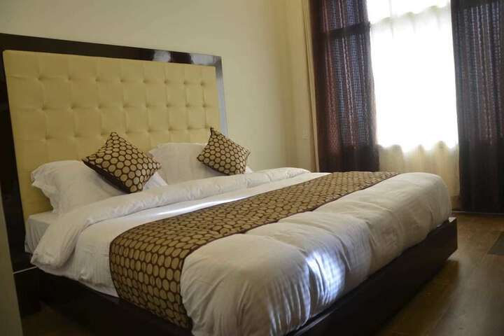 Room 6 of 39