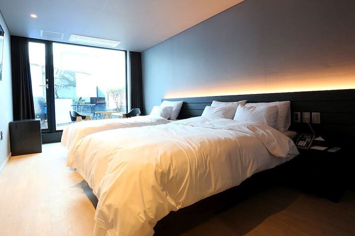 Room 8 of 69