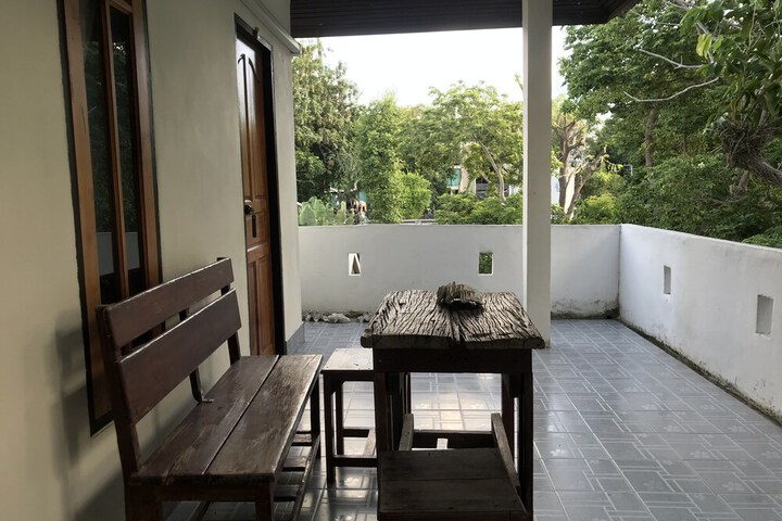 Room 8 of 131