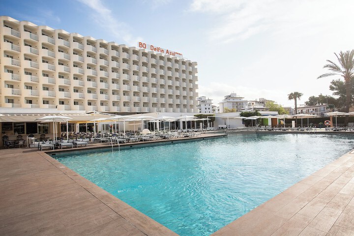Pools & Facilities