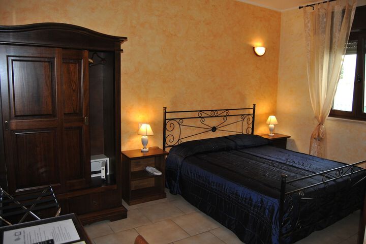 Room 7 of 38