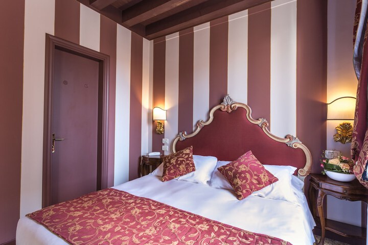 Room 20 of 92