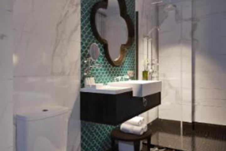 Au Co Art Classic Hotel & Spa