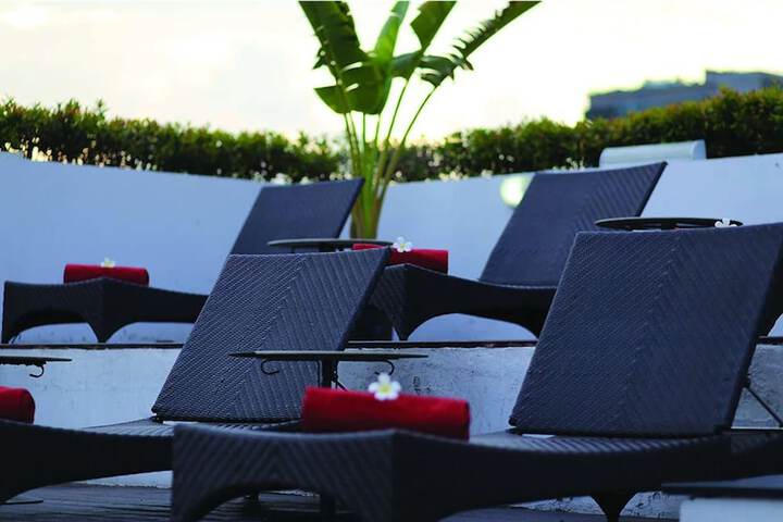 Sundeck 54 of 56