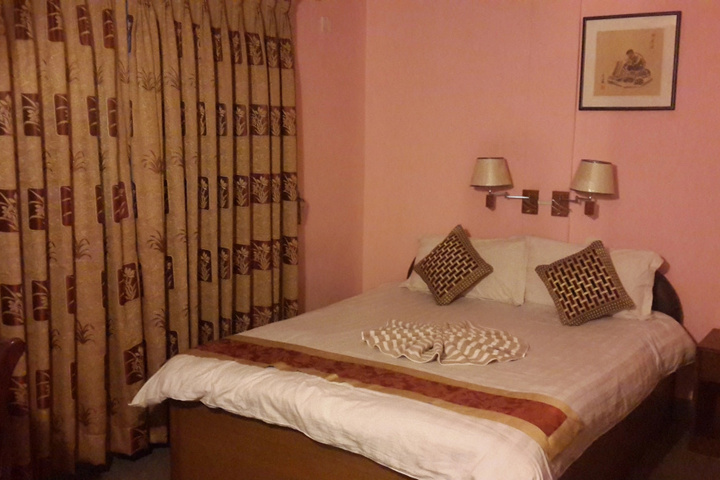 Room 28 of 34