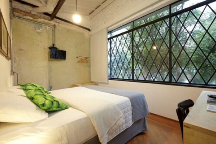 Room 46 of 82