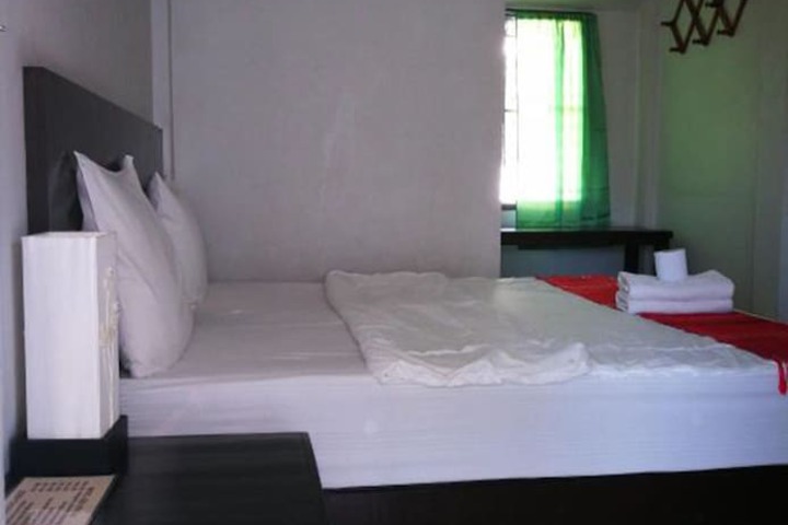 Room 3 of 16