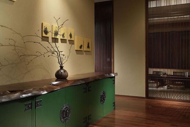 Room 23 of 92