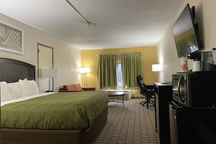 1 King Bed (2 of 5)
