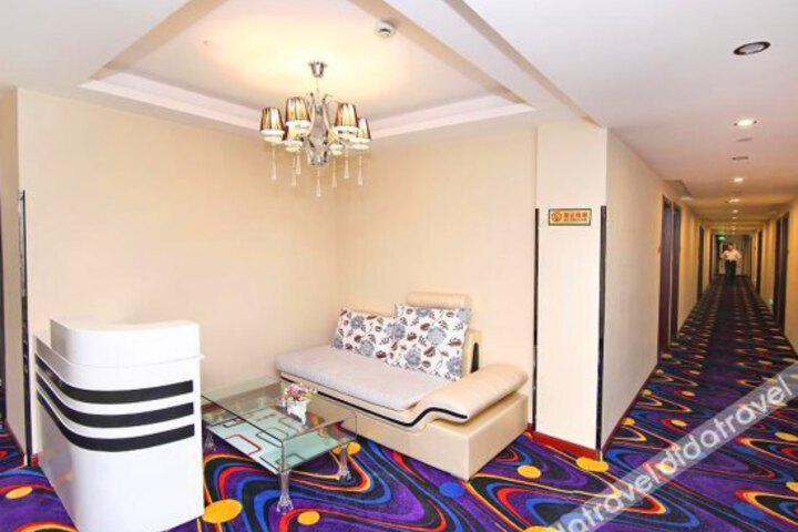Jiting E-sports Hotel (Wujiaochang Shanghai Sports University Branch)