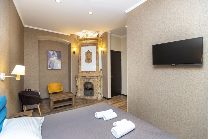 Room 48 of 106