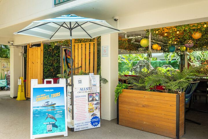 Concierge desk