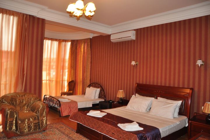 Room 4 of 46