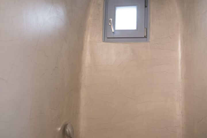 Room 43 of 48