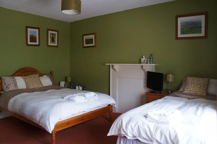 Room 9 of 38