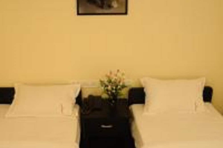 Room 6 of 22