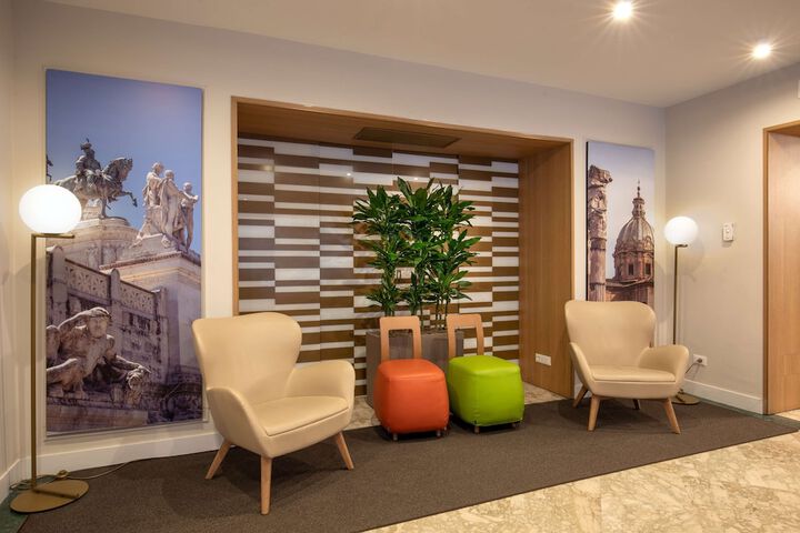Entrance & Lobby