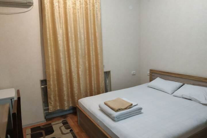 Room 2 of 28