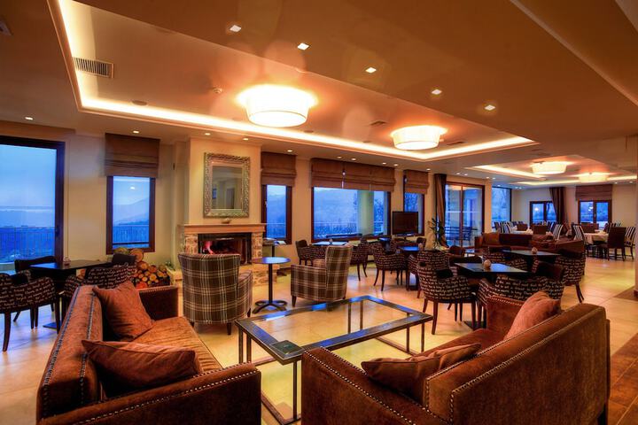 Guest Lobby