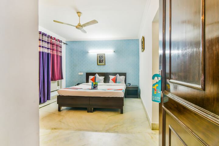 Room 18 of 21