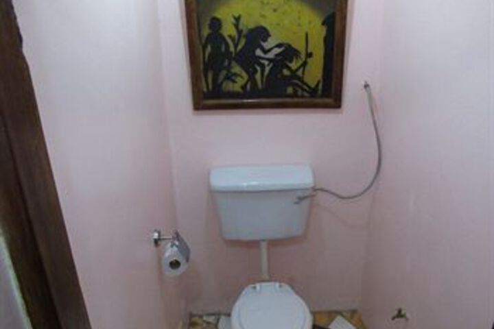 Room 4 of 27