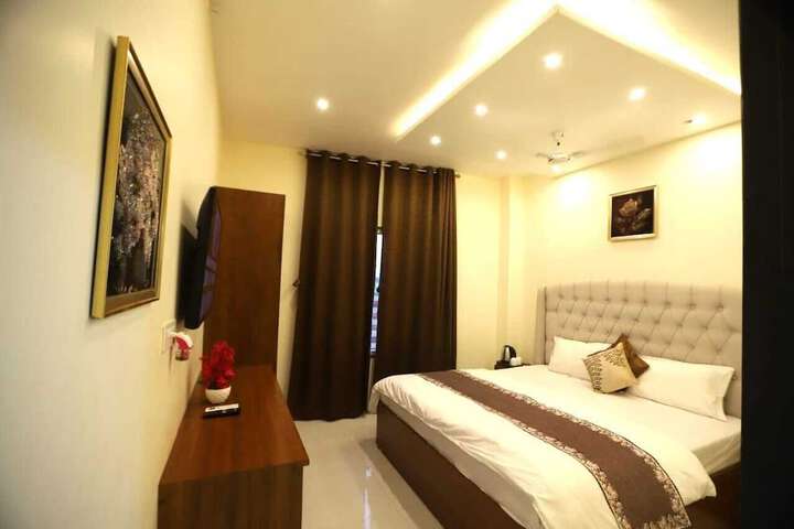 Room 7 of 53