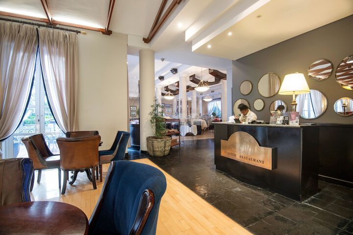 Entrance & Lobby