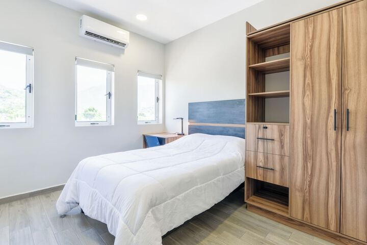 Room 43 of 228