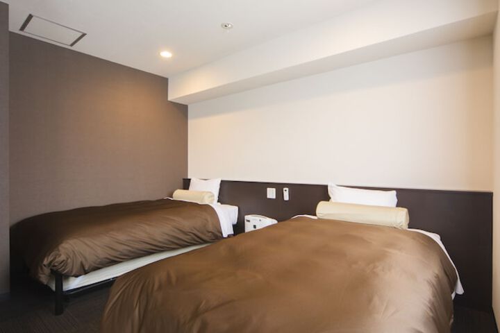 Room 10 of 46
