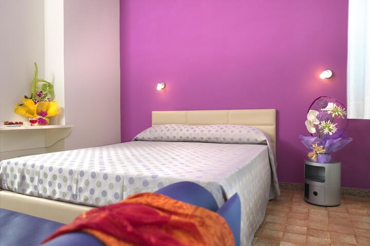 Room 6 of 17