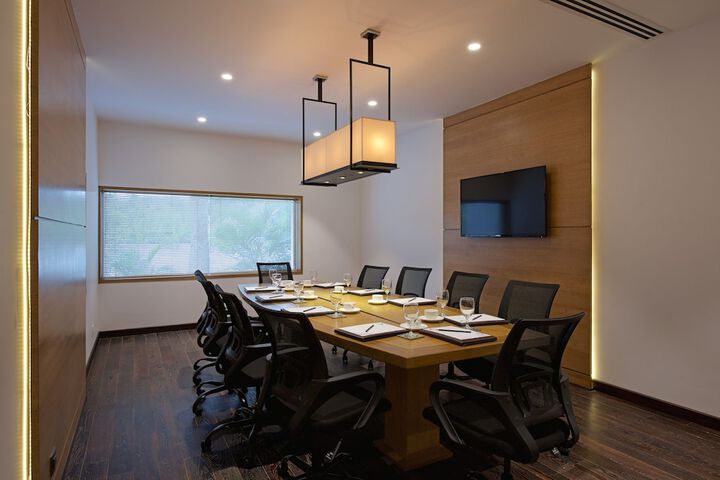 Business Center 55 of 68