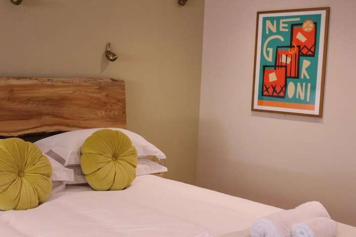 Room 7 of 32