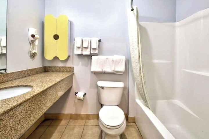 Room 16 of 26