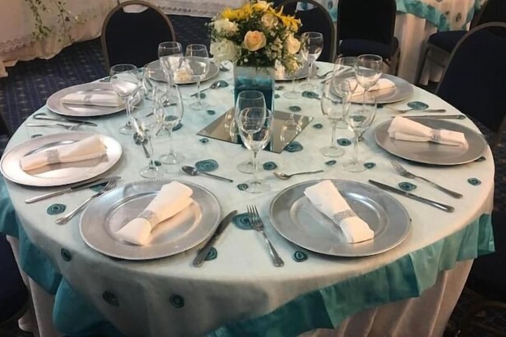 Dining 7 of 14