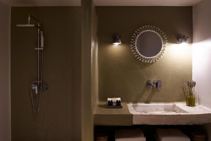 Room 172 of 231