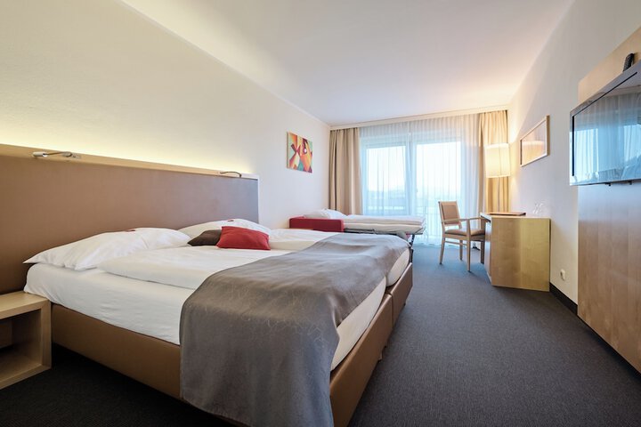 Room 10 of 74