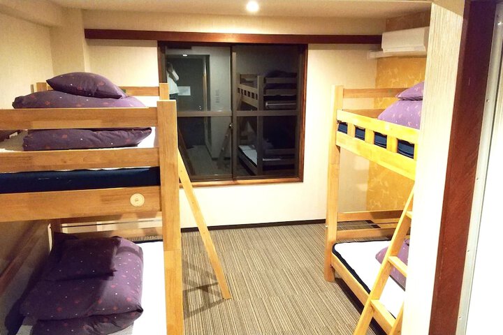 Room 12 of 76