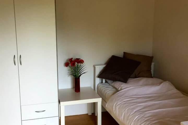 Room 11 of 29