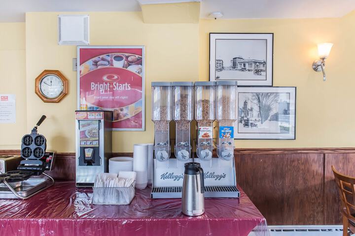 Breakfast/Coffee Service 28 of 36