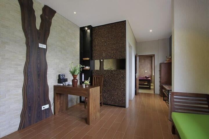 Hotel Interior 38 of 93